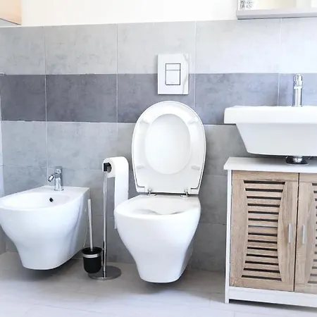 Parco M. Claro Matrimoniale Con Bagno Privato. * كالياري
